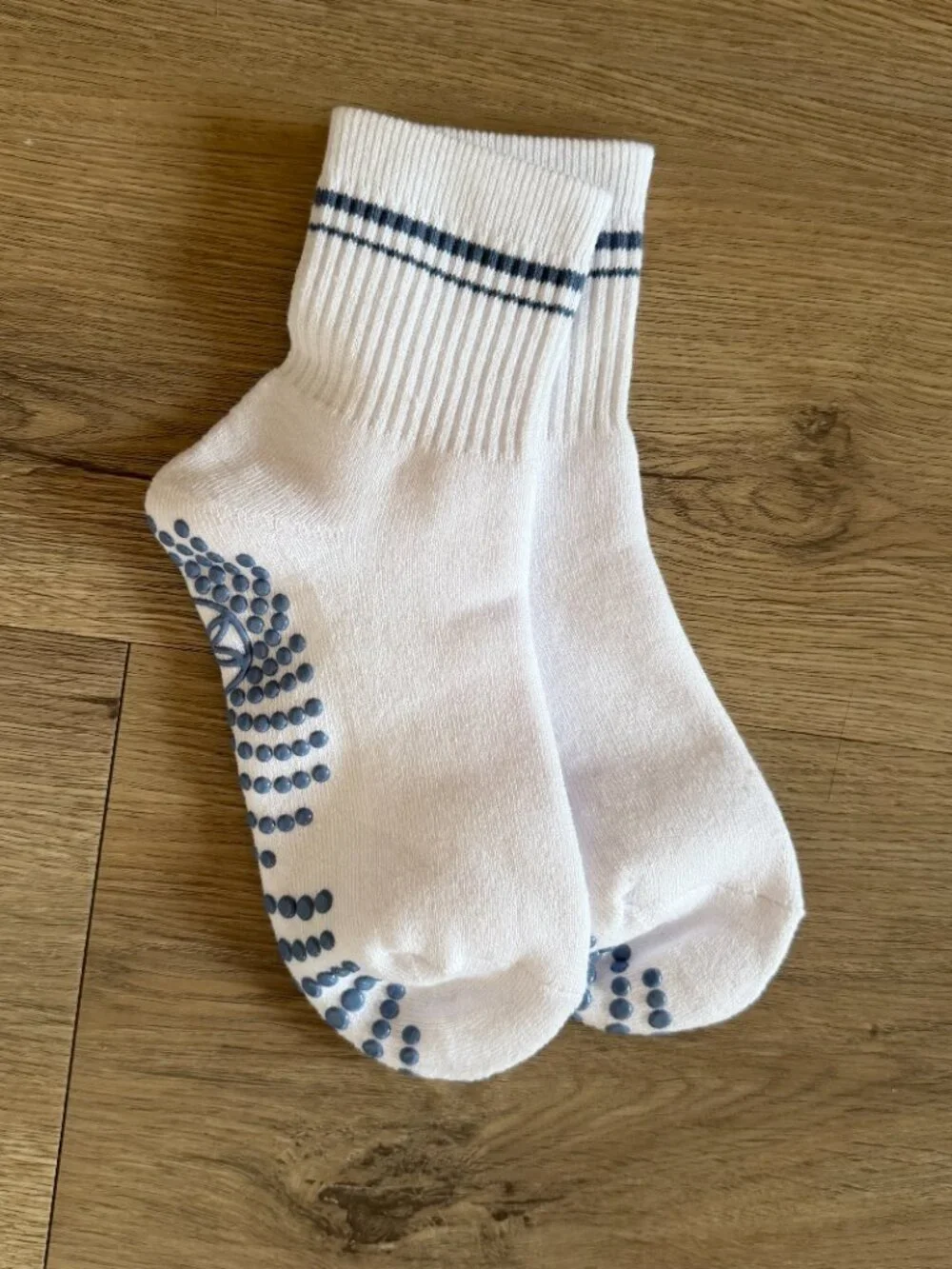 GAIAM grip socks